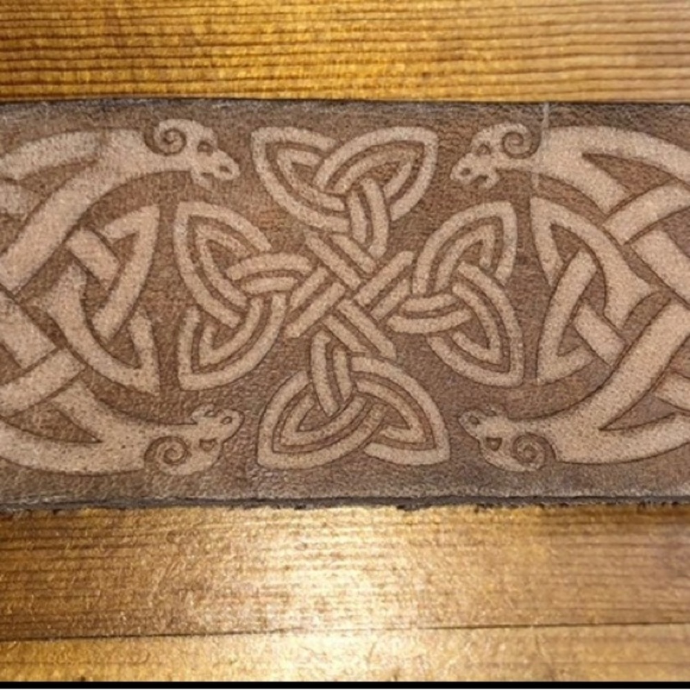 Celtic leather cuff - Picture 2 of 3